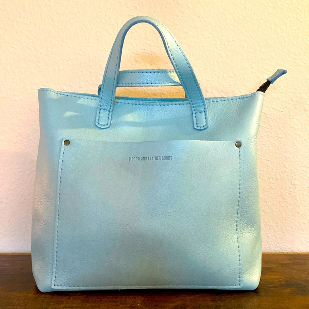 Portland Leather Goods Zippered Crossbody Tote in Cabo